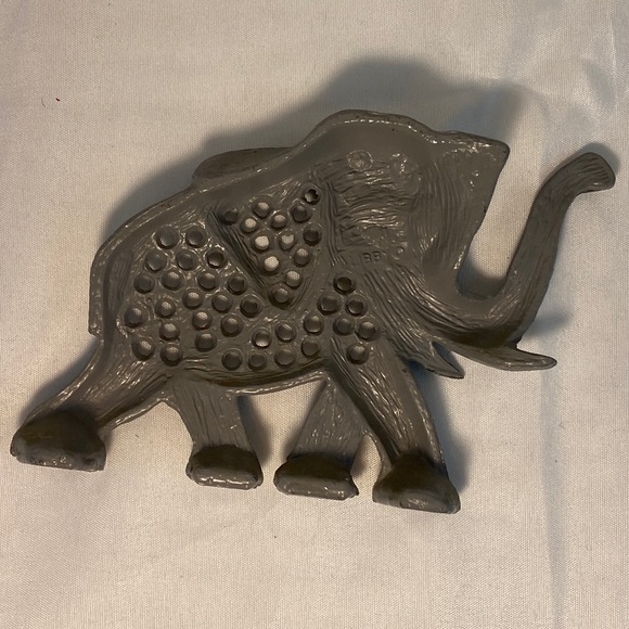 Vintage Earring Tree Jewelry Holder Organizer ELEPHANT Metal 3.5" .Marked Libby - Picture 8 of 11
